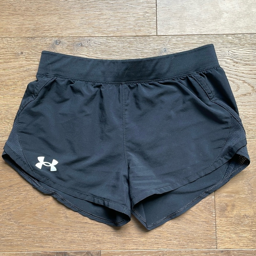 Under Armour Girls Shorts Size Medium